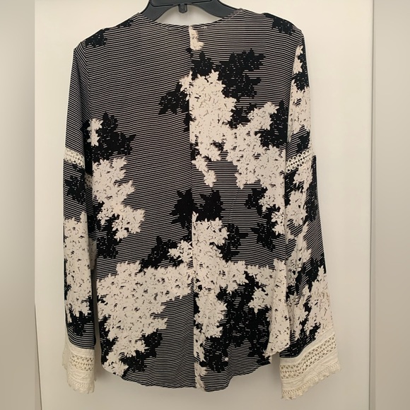 LOVESTITCH Womens Black and White Bell Long Sleeve with Lace Trim - Picture 2 of 4